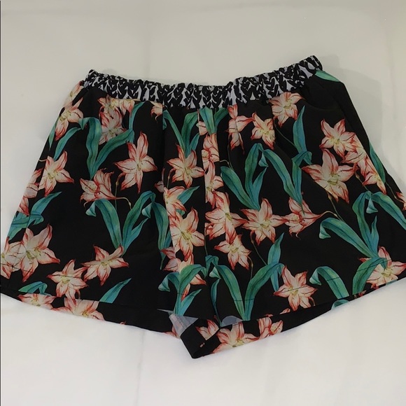 Clover Canyon Pants - CLOVER CANYON PATTERN SHORTS